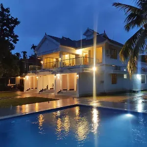 https://riveria-portico-river-side-6-bedroom-private-pool-bungalow.kerala-hotels.net